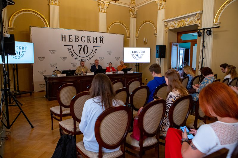 В Петербурге стартует серия экспертных круглых столов для молодежи В Петербурге стартует серия экспертных круглых столов для молодежи